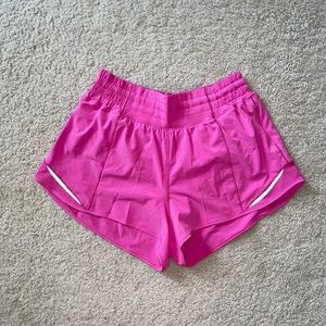 SOLD - Lululemon Hotty Hot High-Rise short Sonic Pink